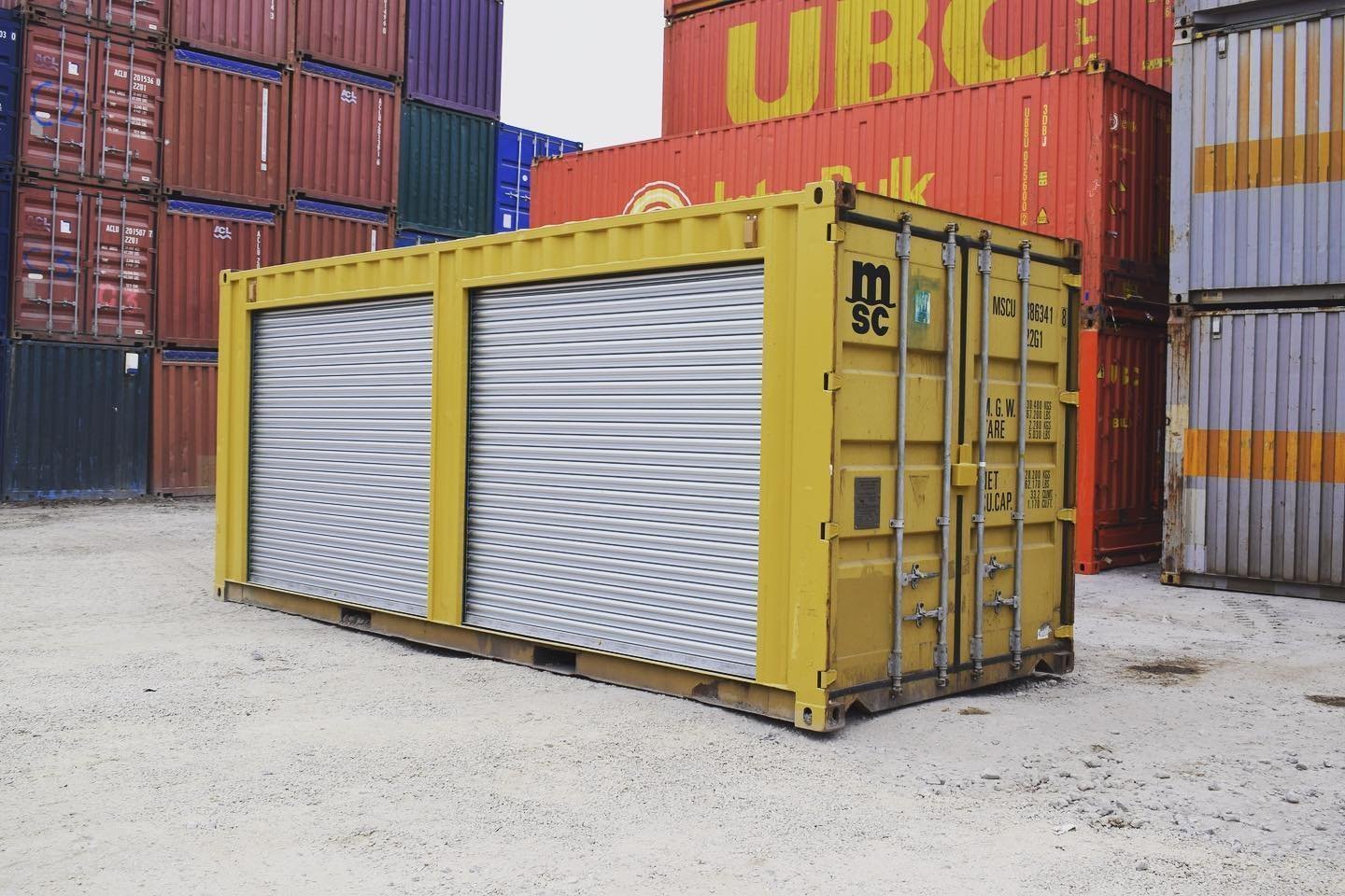 Container giallo da 20 piedi con doppia porta laterale a saracinesca