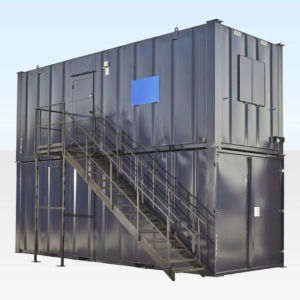 Scala in acciaio nera con pianerottolo e corrimano per accesso a cabine da cantiere