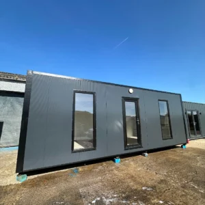 Ufficio 7,5x3m con angolo cottura/bagno